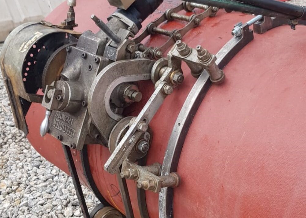 Cutting and bevelling pipes on site in one operation saves time and cost